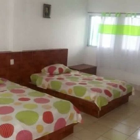 Tortugas Place Hotel Y Bungalos Monterrico Extérieur photo