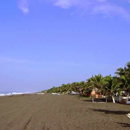 Tortugas Place Hotel Y Bungalos Monterrico Extérieur photo