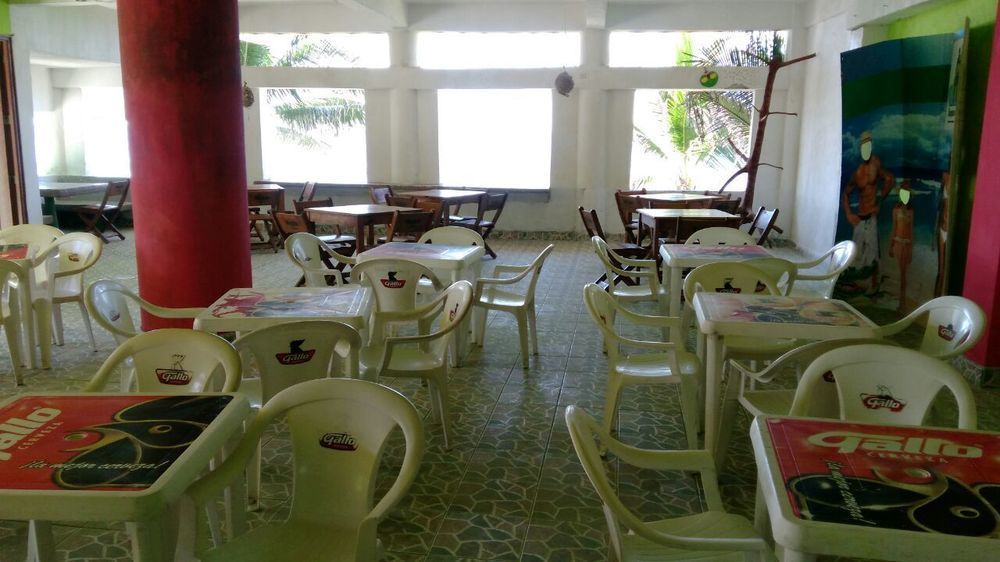 Tortugas Place Hotel Y Bungalos Monterrico Extérieur photo