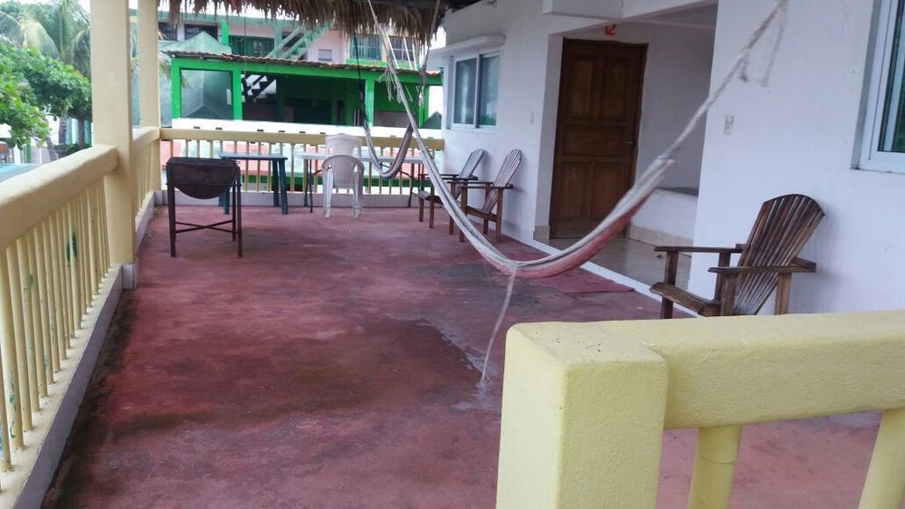 Tortugas Place Hotel Y Bungalos Monterrico Extérieur photo